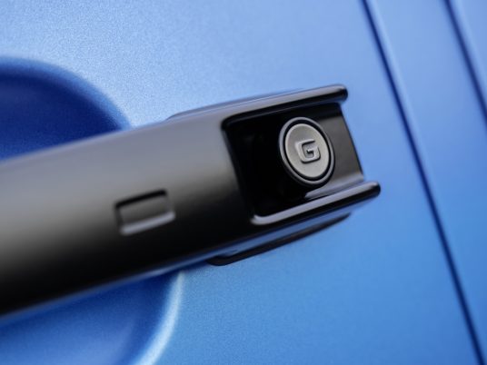 Mercedes-Benz G580 mit EQ Technology, EDITION ONE, Exterior: MANUFAKTUR südseeblau magno, Interior: Leder Nappa silber pearl/schwarz (Energieverbrauch kombiniert: 30,3-27,7 kWh/100 km | CO2-Emissionen kombiniert: 0 g/km | CO2-Klasse: A);Mercedes-Benz G580 mit EQ Technologie (Energieverbrauch kombiniert: 30,3-27,7 kWh/100 km | CO2-Emissionen kombiniert: 0 g/km | CO2-Klasse: A) Mercedes-Benz G580 with EQ Technology, EDITION ONE, Exterior: MANUFAKTUR south see magno, Interior: Nappa Leather silver pearl / black (energy consumption combined: 30.3-27.7 kWh/100 km | CO₂ emissions combined: 0 g/km | CO₂ class: A);Mercedes-Benz G 580 with EQ Technology (energy consumption combined: 30.3-27.7 kWh/100 km | CO₂ emissions combined: 0 g/km | CO₂ class: A)