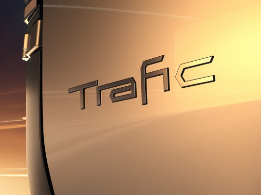 Trafic E-Tech electric (7)