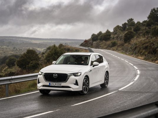 2025_mazda_cx-60_spain_rw_act_02_highres_ld