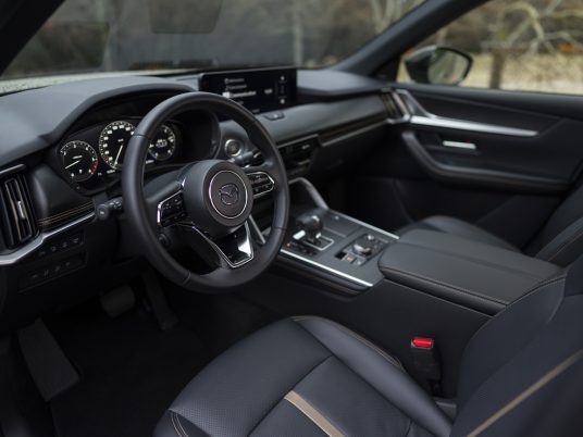 2025_mazda_cx-60_spain_zs_int_1_highres_ld