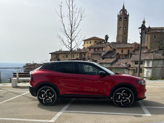 Alfa-Romeo-Junior-IbridaQ4-6