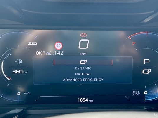 Alfa-Romeo-Junior-IbridaQ4-7