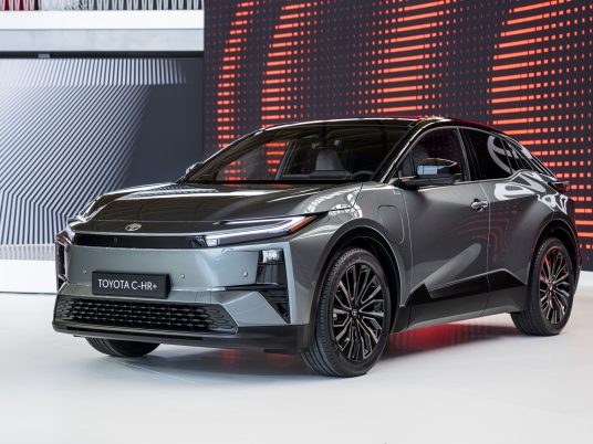 Toyota-C-HR+_-2