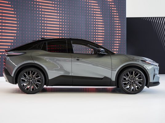 Toyota-C-HR+_-3