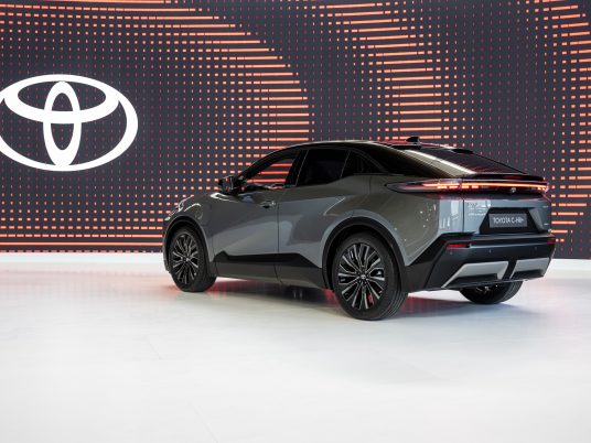 Toyota-C-HR+_-4