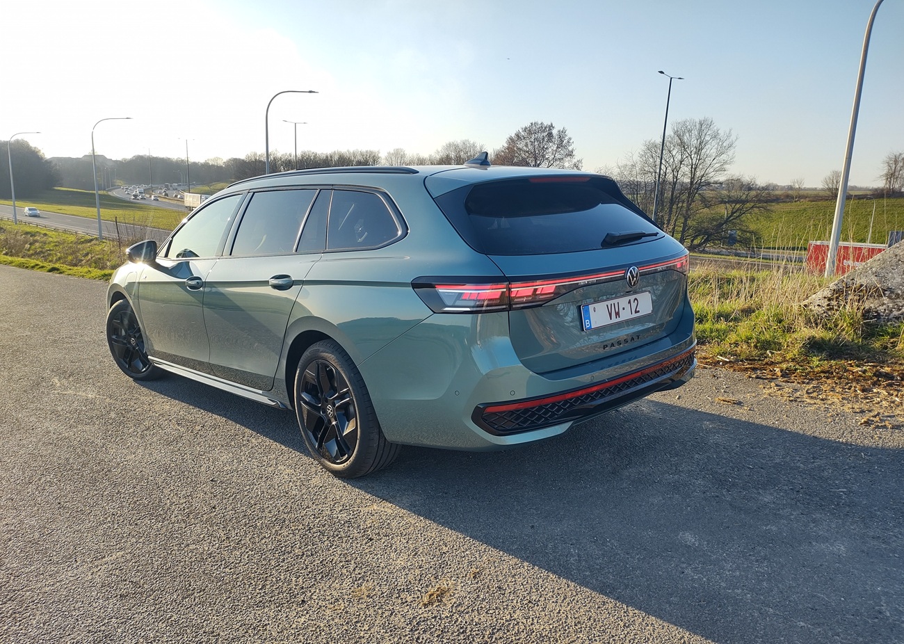 VW Passat Variant 2025 link2fleet_2