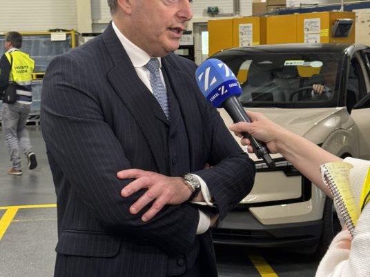 Bart-De_Wever-Volvo-Gand-12