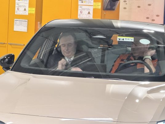 Bart-De_Wever-Volvo-Gand-3