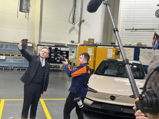 Bart-De_Wever-Volvo-Gand-7