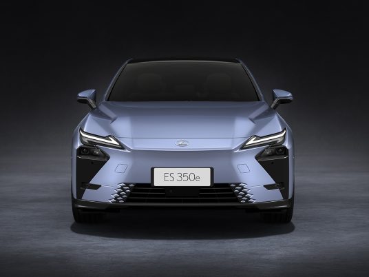 Lexus ES 2026