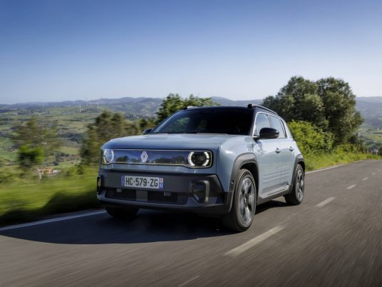 Renault 4 image bank media Test-Drive, on April 28th 2025 at Lisbonne, Portugal - Photo Clément Choulot / DPPI