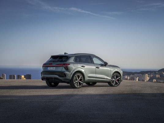 Static photo, Colour: Sage green