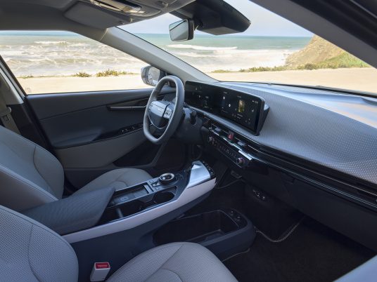 kia-new-ev6-baseline-my25-snow-white-pearl-interior-digital-1920x1080-003