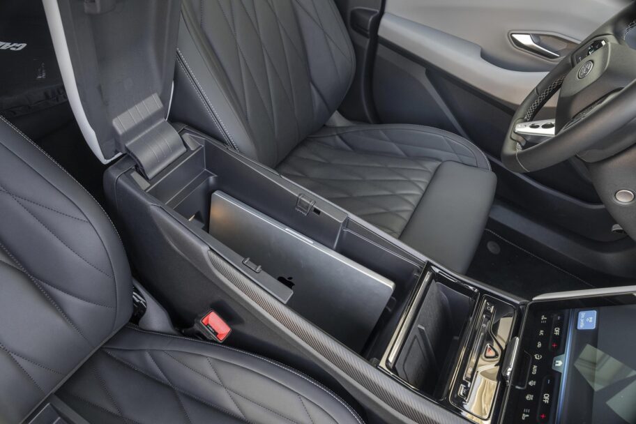 2024_FORD_CAPRI_Interior_82-LOW