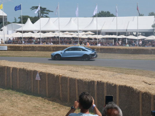 Hundai Ioniq 6 hillclimb