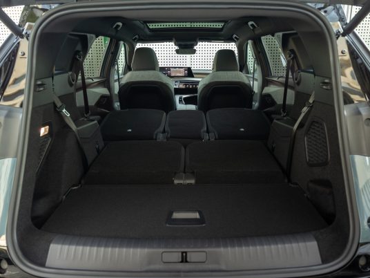 PEUGEOT_E5008DUALMOTORTESTDRIVE_2311TC_0268_ld