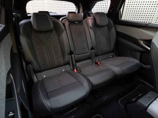 PEUGEOT_E5008DUALMOTORTESTDRIVE_2311TC_1200_ld