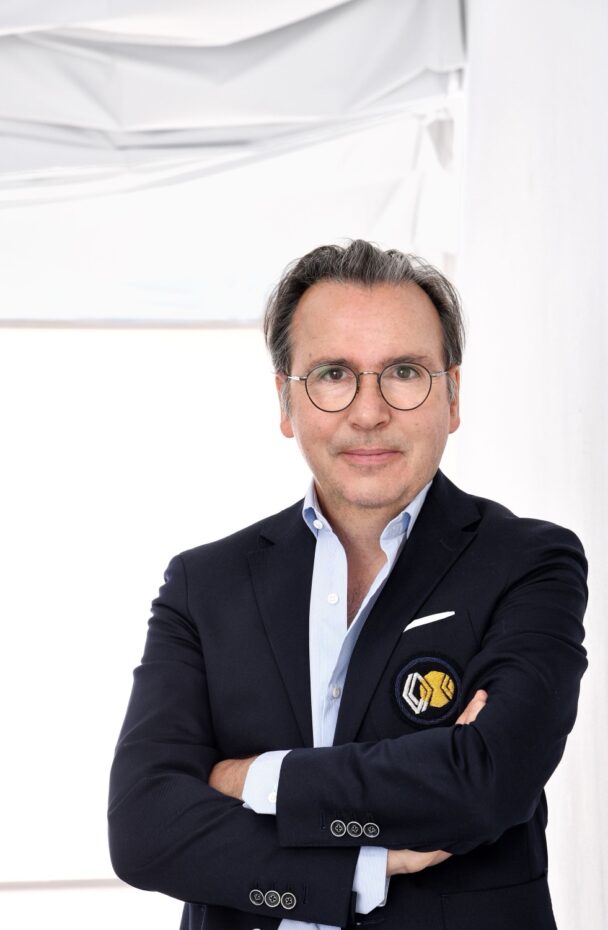 PORTRAIT D'Arnaud BELLONI
