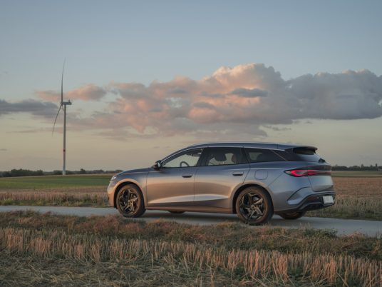 2025_BYD_SEAL6_Static_010