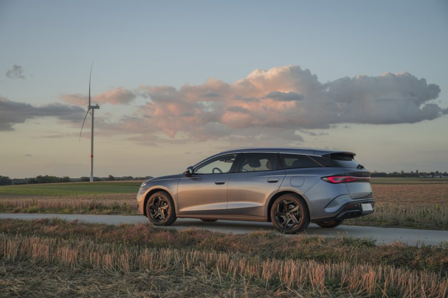 2025_BYD_SEAL6_Static_010