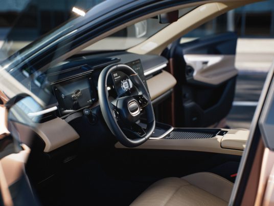 578823-LYNKCO_08EU_interior-73d091-original-1740403367