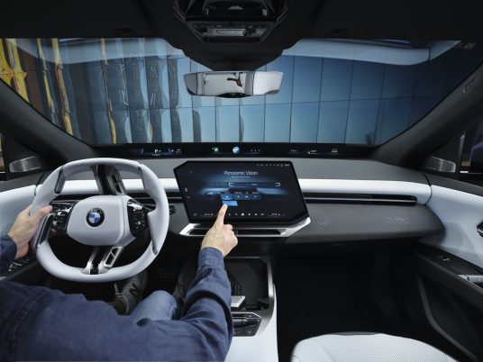 BMW_iX3_Display_frontal_v02_sRGB_22_ld