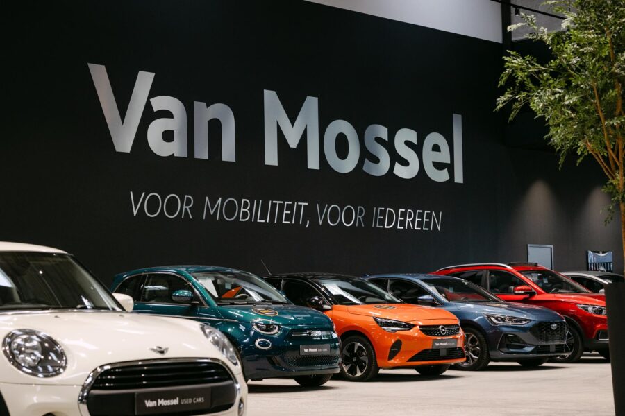 Van Mossel opent grootste indoor Used Cars Center van België in Lokeren