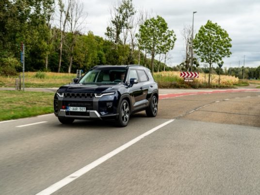 KGM Torres Hybrid 0005