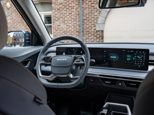 KGM Torres Hybrid 0039