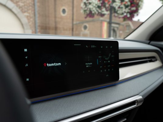 KGM Torres Hybrid 0042