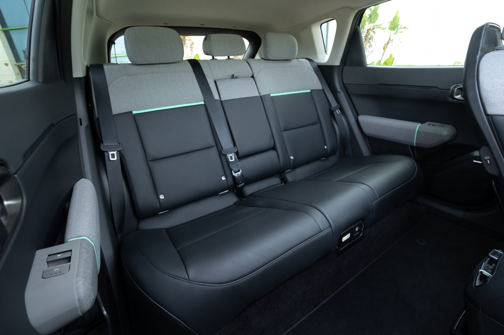 kia-ev4-base-line-blue-flame-interior-hires-008