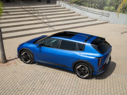 kia-ev4-base-line-blue-flame-static-hires-005