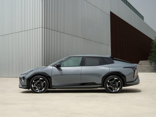 kia-ev4-fastback-gt-line-shale-gray-static-hires-002