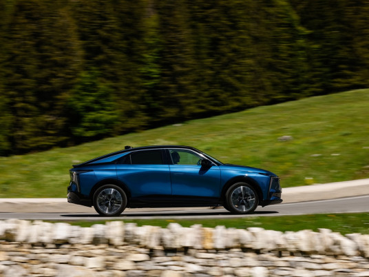 DS_N°8__95A4889@GJ_ld