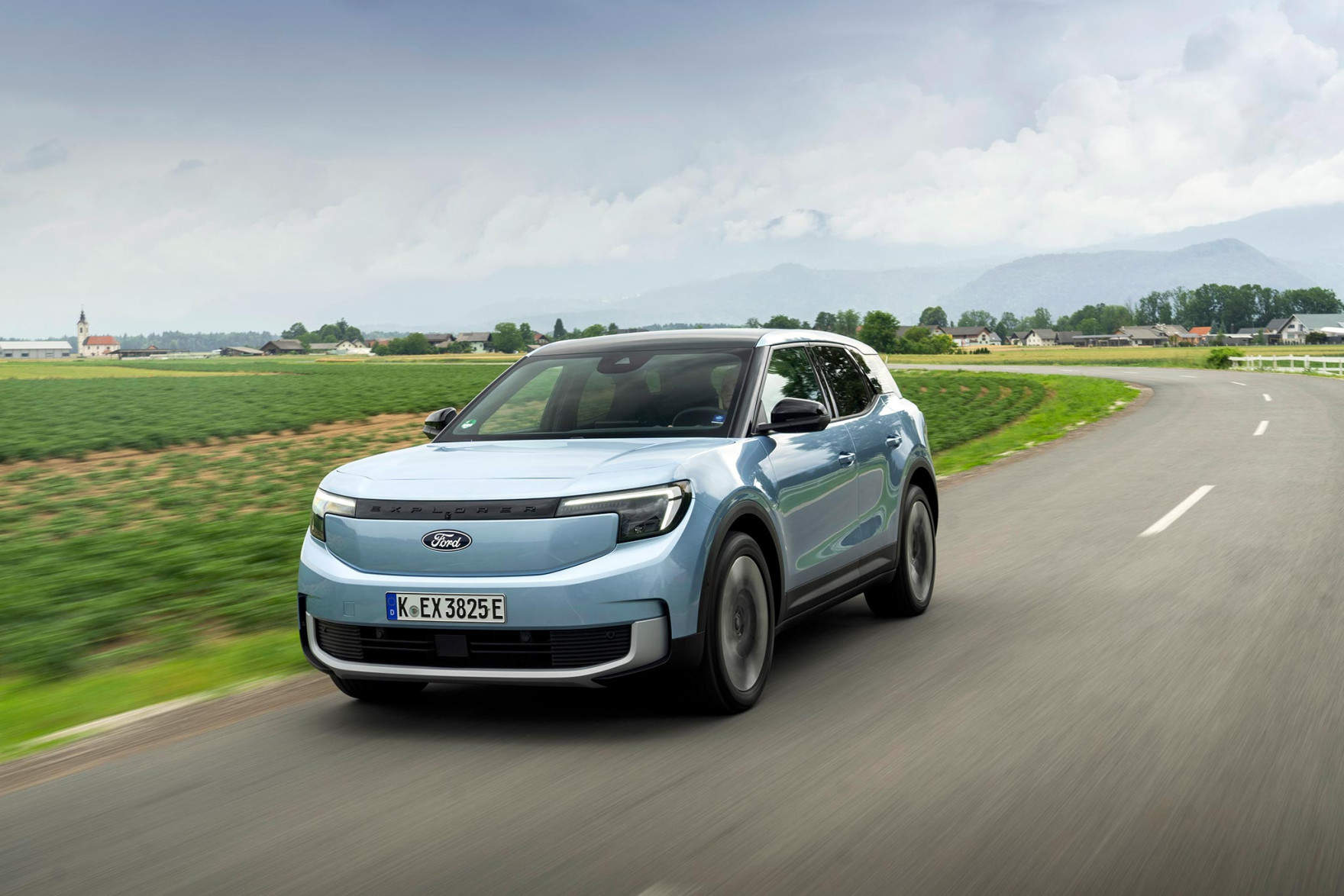 FORD_EXPLORER_ARCTIC_BLUE_01-LOW