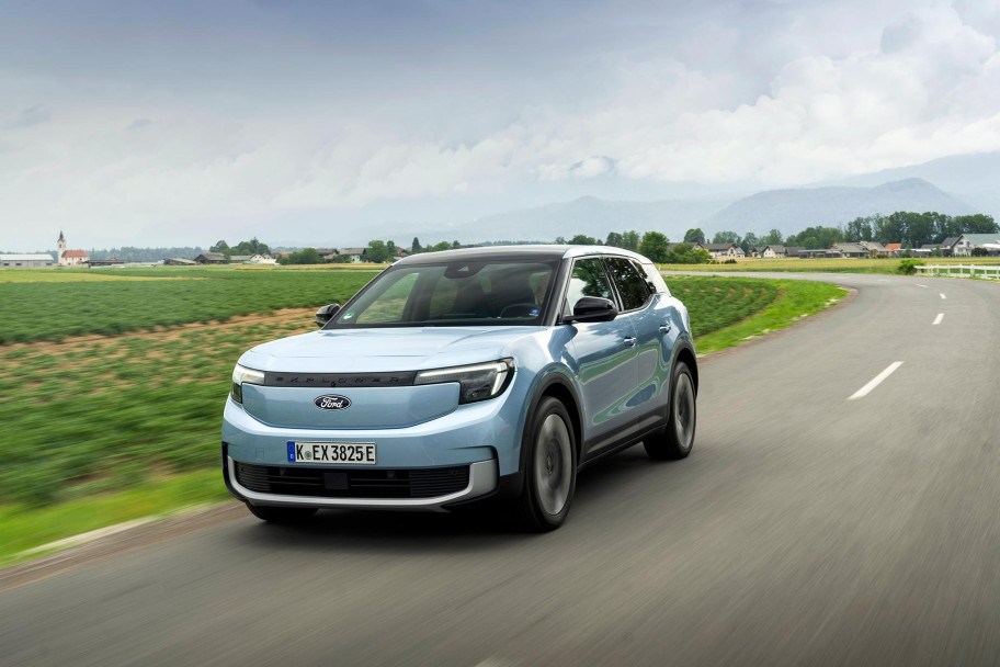 FORD_EXPLORER_ARCTIC_BLUE_01-LOW