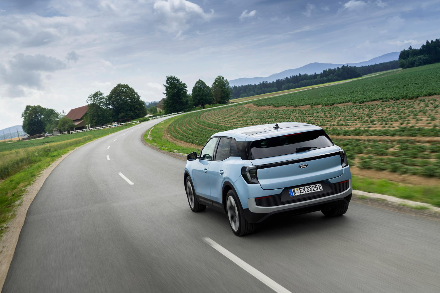 FORD_EXPLORER_ARCTIC_BLUE_18-LOW