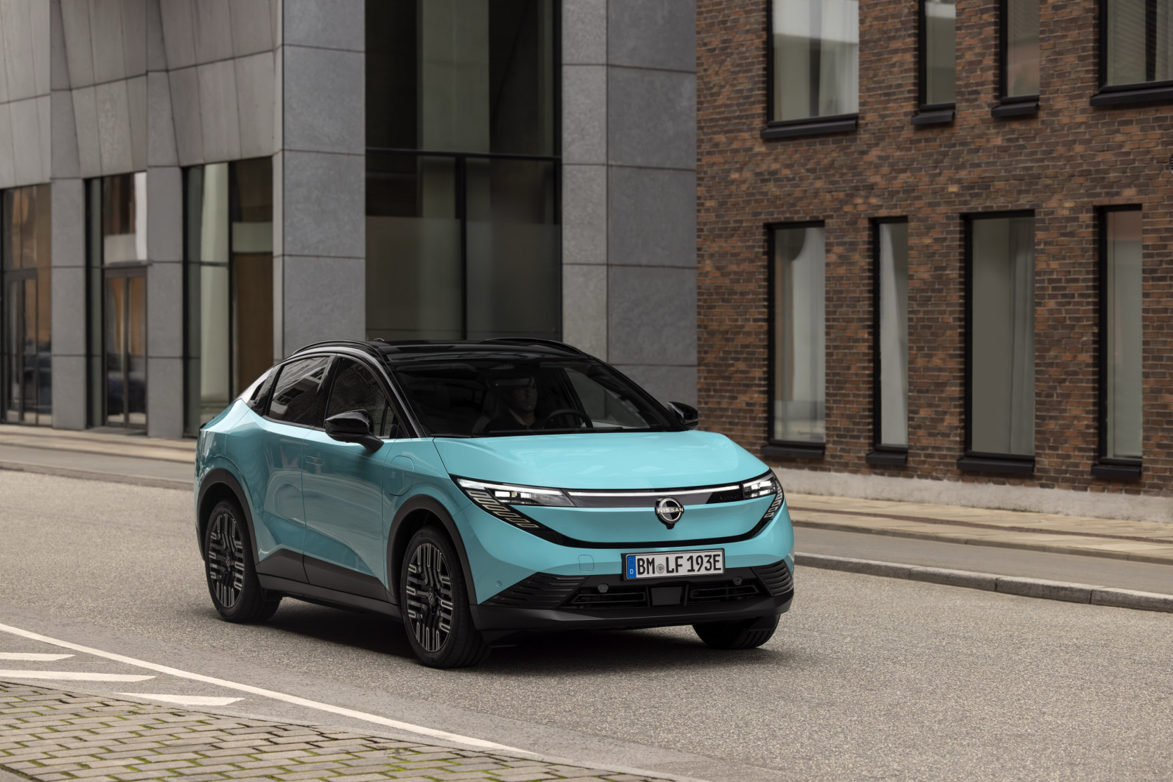 All-new Nissan LEAF Hits the Road