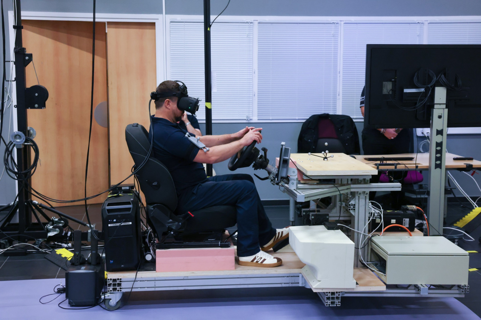 RENAULT_LCV_CENTRE_-2