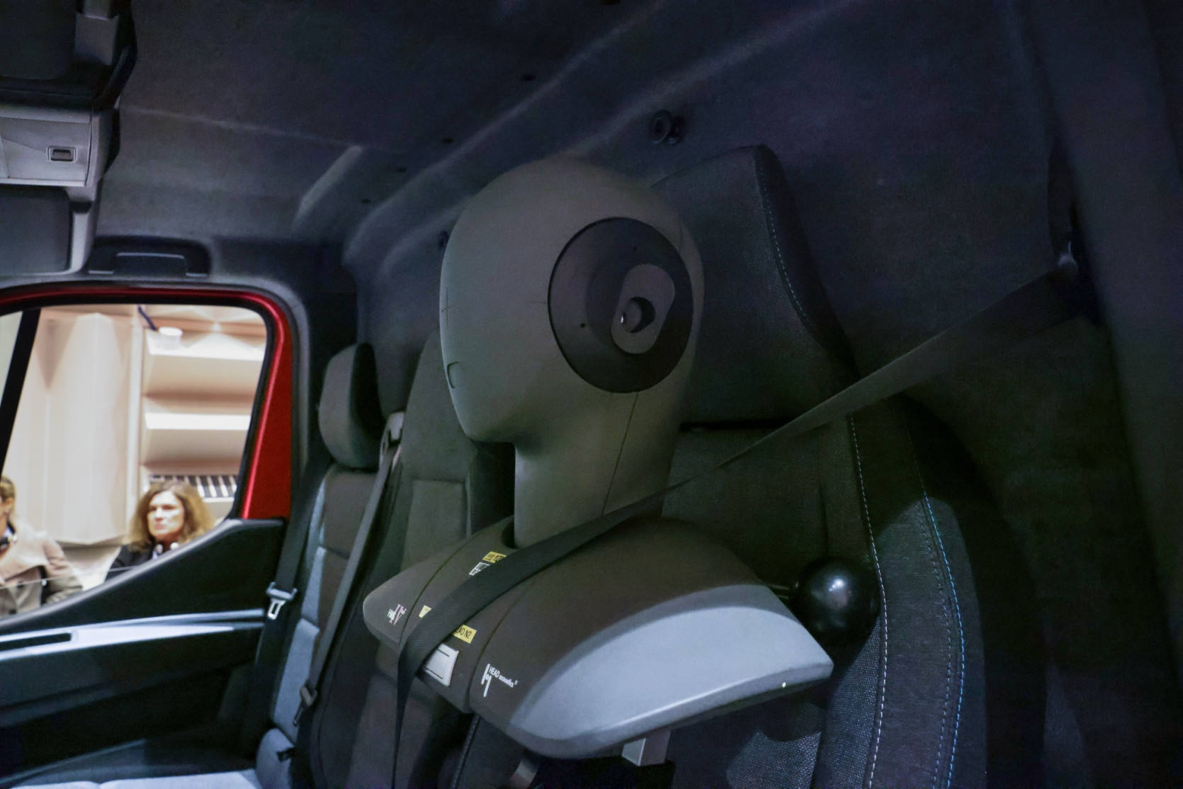 RENAULT_LCV_CENTRE_-4