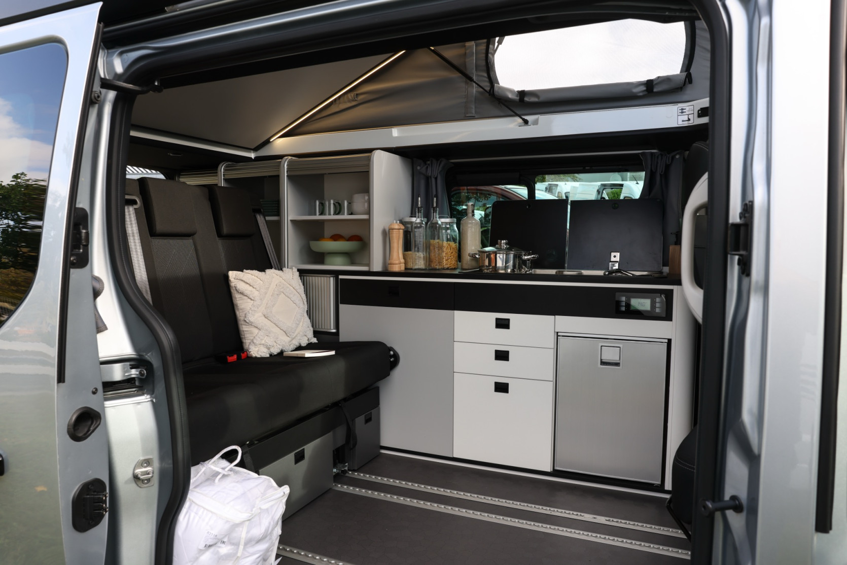 RENAULT_LCV_CENTRE_-7