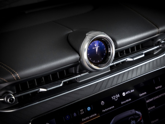 Small-23422-MaseratiGrecaleMaseratiClock5