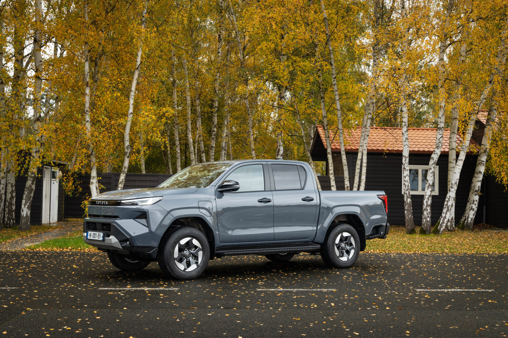 2026_Hilux BEV_MtE_OnRoad_Static_059