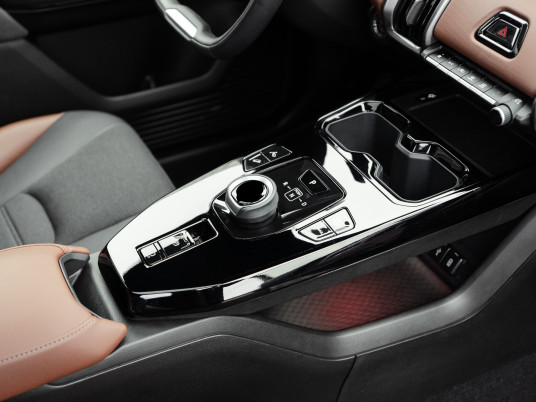 40.Suzuki e Vitara_L