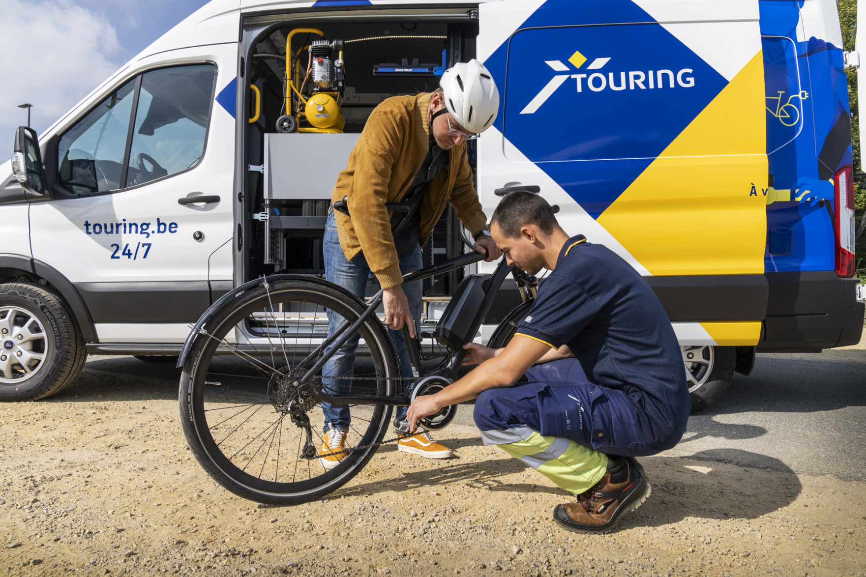 2000pix_Fietspechverhelping_Voertuig_ReparatieEBike_03291