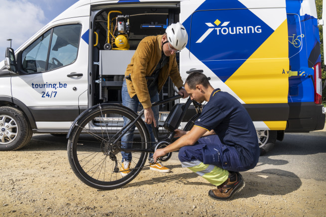 2000pix_Fietspechverhelping_Voertuig_ReparatieEBike_03291