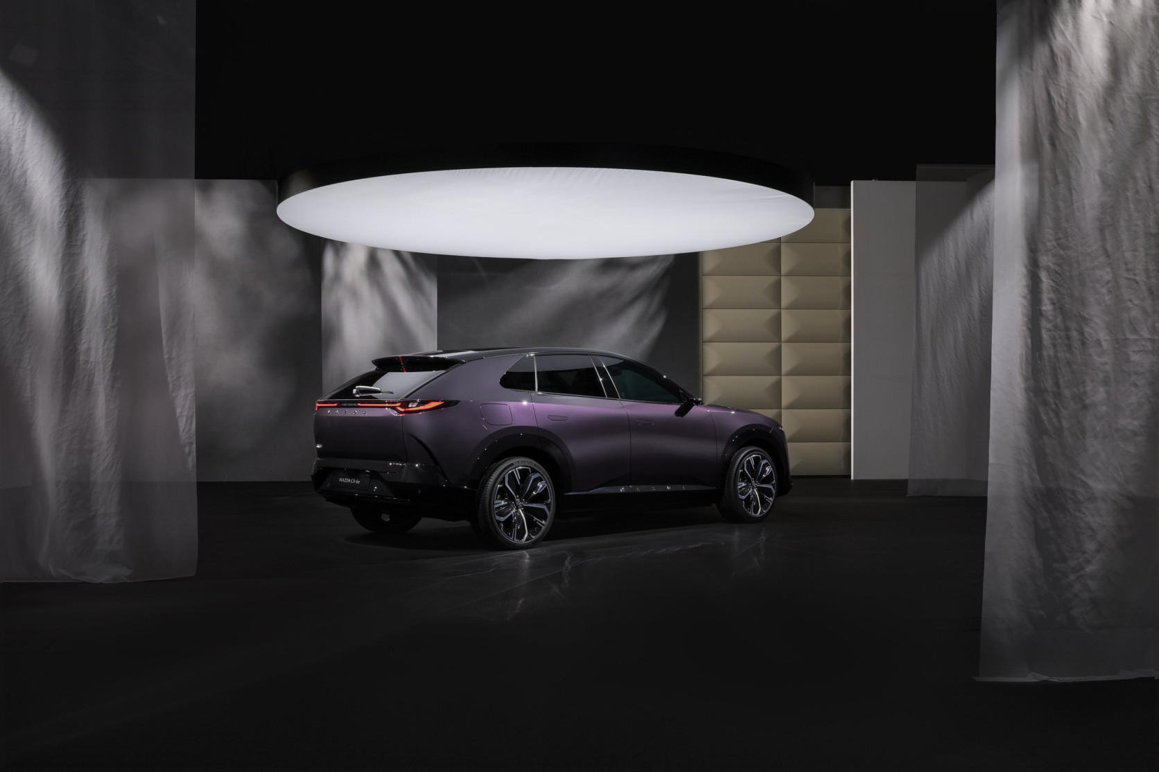 mazda_cx-6e_germany_nv_still_09