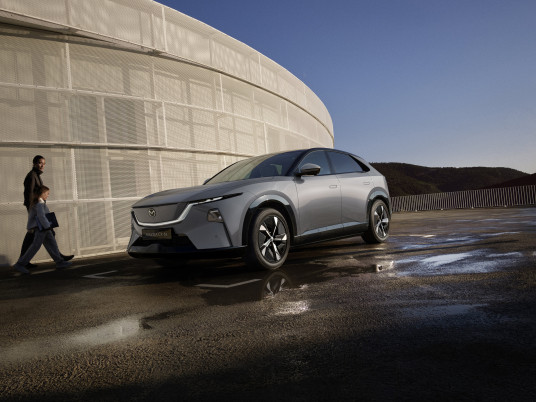 mazda_cx-6e_global_ag_still_10_until8thjan2031