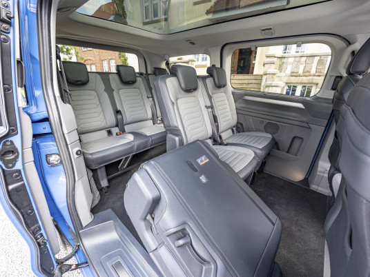 Volkswagen Caravelle 2026_-5