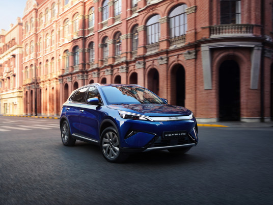 01、ATTO 3 EVO 2026_LHD_45 degrees_download_JPG_4096px_RGB